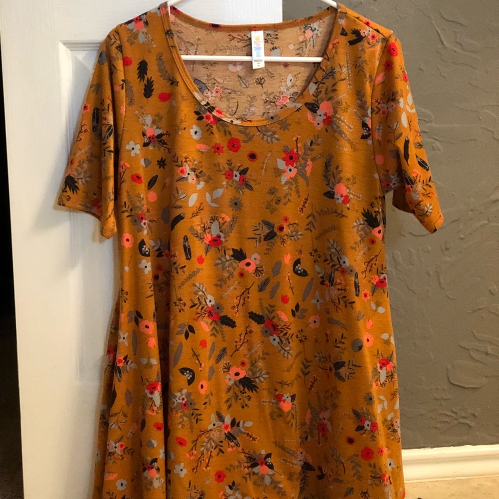 LulaRoe Perfect T